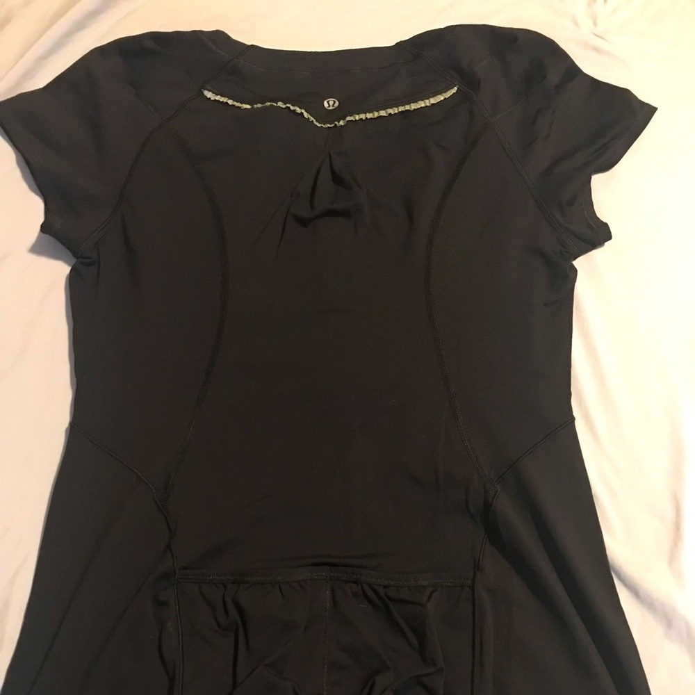 Lululemon Run Shirt w/Back Pockets